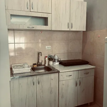 Beverly Apartment