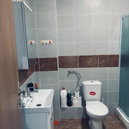 Beverly Apartment *